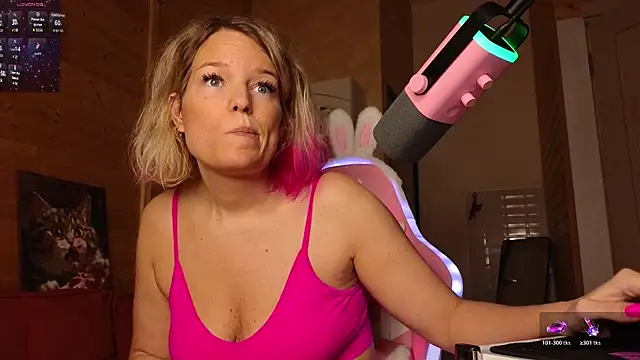 Lady_Shine élő XXX-chatje