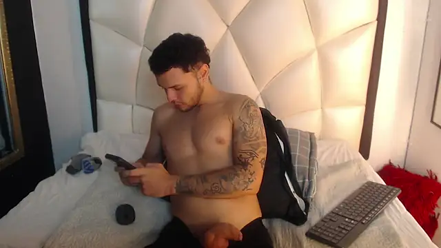 Chat +18 de Brian_Adler ao vivo