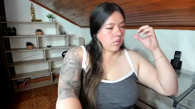 LinaBrowm Chat XXX in diretta