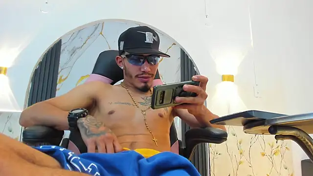 Czat XXX na żywo – Dominant_kiing