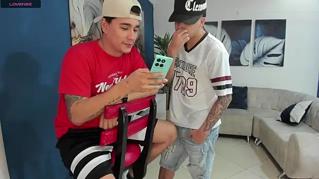 thesecret-roommates Chat XXX in diretta