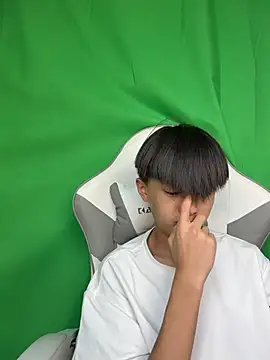 DD-101's Live XXX Chat