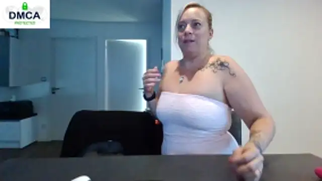 Chat +18 de Miss-Chupagirly ao vivo