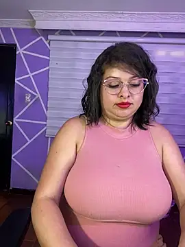MiiaaJoness' Live XXX Chat