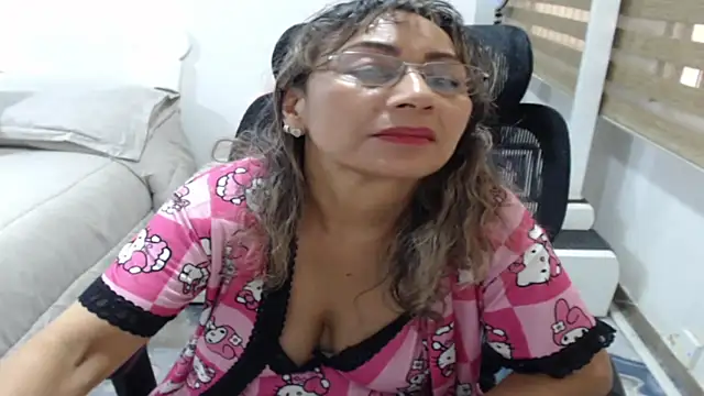 jesy_hot élő XXX-chatje