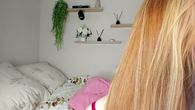 XXX chat uživo modela Red_FoxGirl