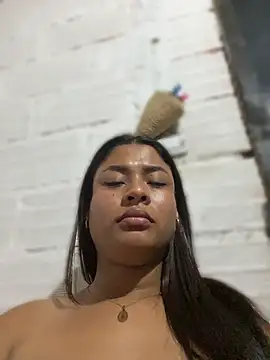 Romie_rous Chat XXX live