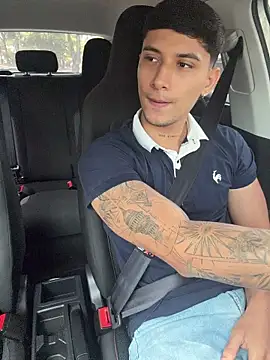 SexxxySquirterStev777: διαδικτυακό σόου στην κάμερα