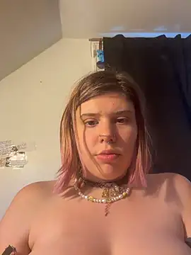Chatroom XXX en direct de Esteem369