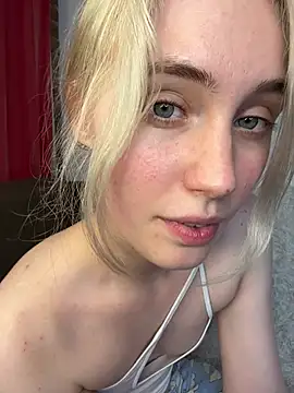 LovelyMiu XXX чат на живо