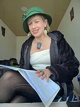 MARILYNKOVANOVA 라이브 XXX 채팅