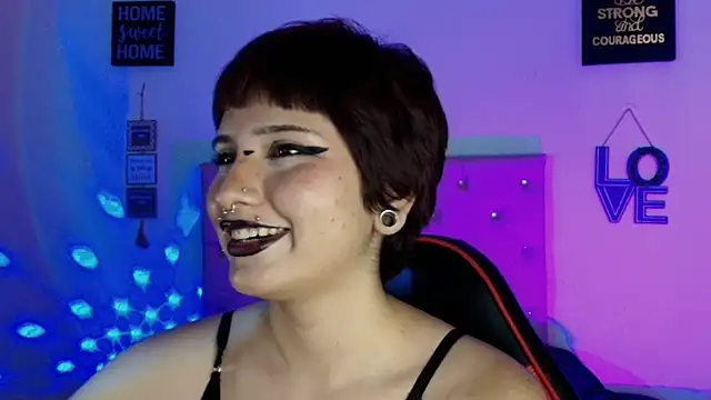 akiradoom Chat XXX live