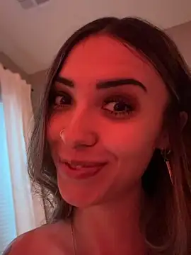 XXX chat uživo modela Tiny-Mimi