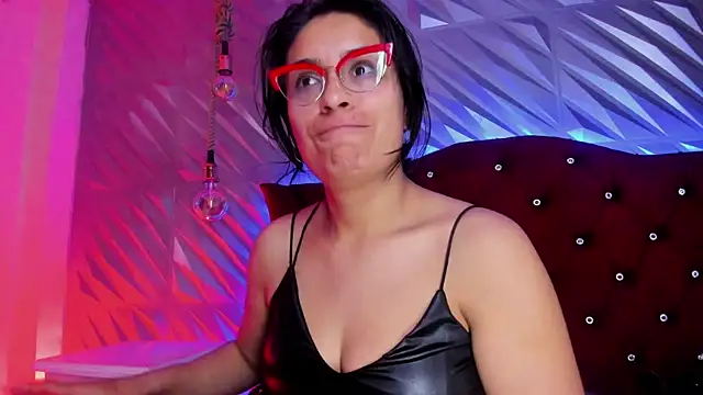Chat XXX en directo de Roxanne_Han