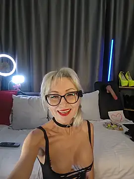 Milforja live XXX chat