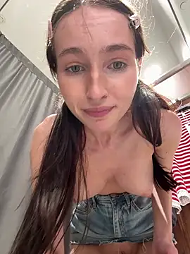 -missbehaving- Live XXX-chat