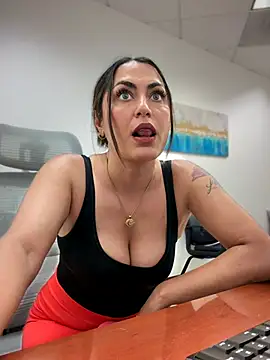 Chat +18 de YourQueen18 ao vivo