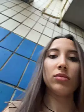 ICrazyOneIRL Chat XXX in diretta