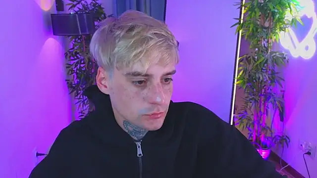 drillfi11's Live XXX Chat