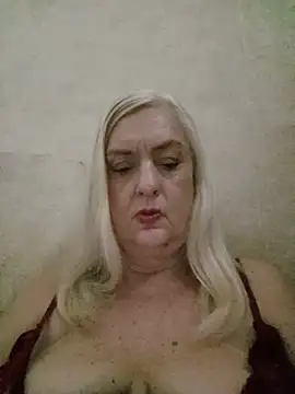 Julia20X Chat XXX in diretta