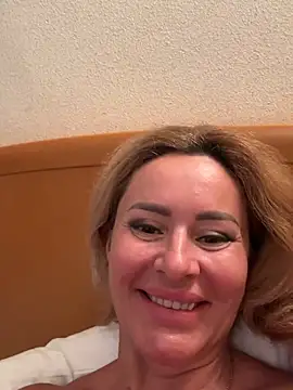 Tania201243 live XXX chat