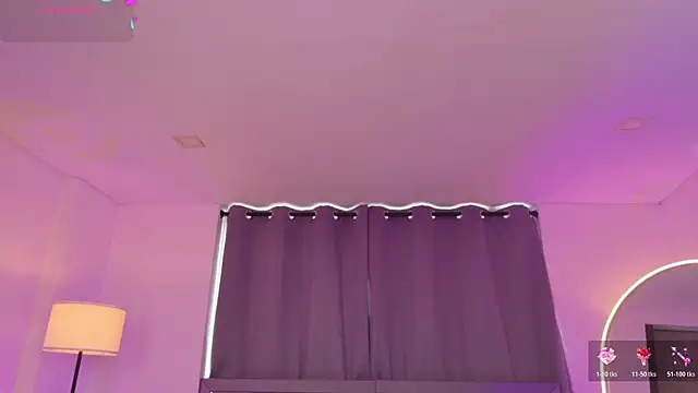 XXX chat uživo modela mayavexx