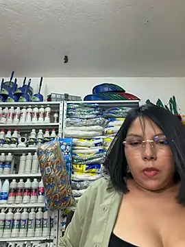 ISABELLA__LUNA: απευθείας συνομιλία ΧΧΧ
