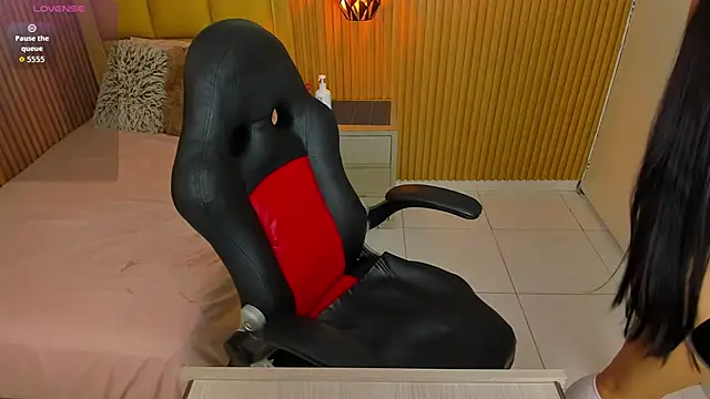 ROXXYBLOOM's Live XXX Chat