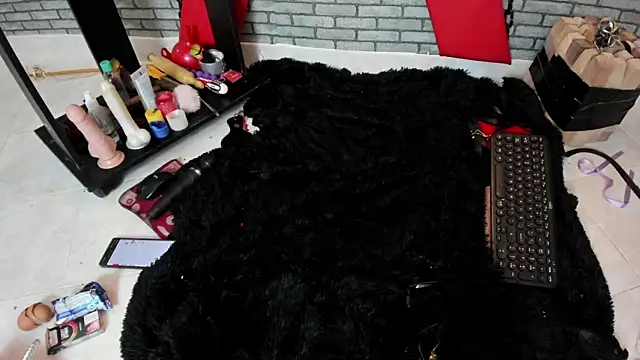 hillary_bigbutt: онлайн-секс-чат