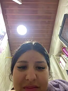 Chat +18 de LunaGirl2026 ao vivo