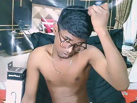 Chat +18 de IndianThuggin ao vivo