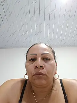 Dirty_Foxx5 Chat XXX in diretta