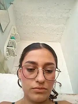 Ary-18 Chat XXX in diretta