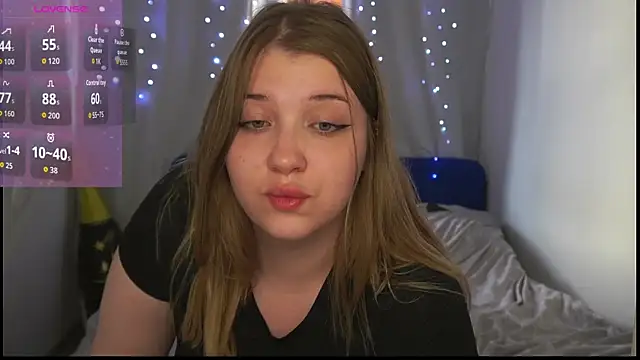 CuteSharloti's Live XXX Chat