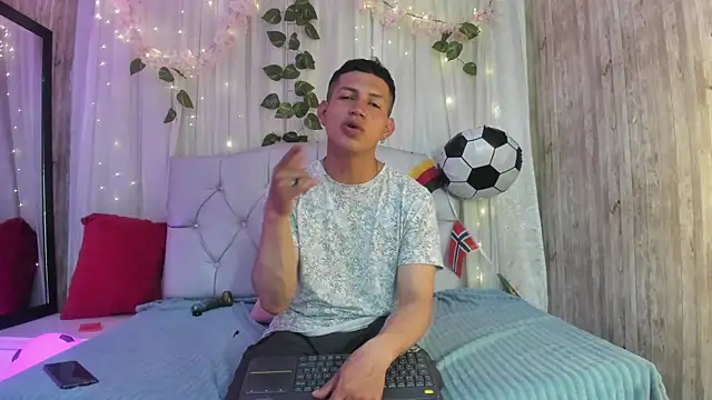 Tony_Zackk Live XXX-chat