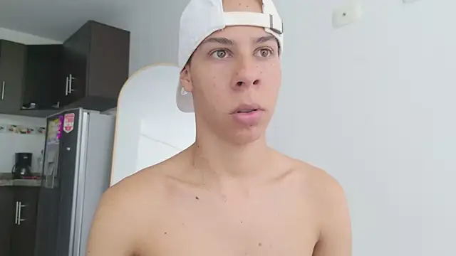 grey___27 élő XXX-chatje