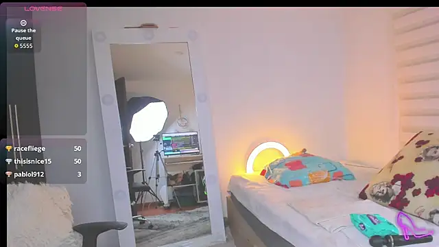 Chat XXX en directo de SharonVelvet
