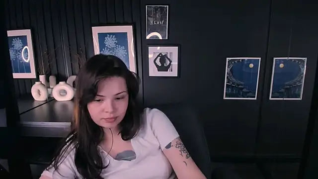 Maykinkya live XXX chat