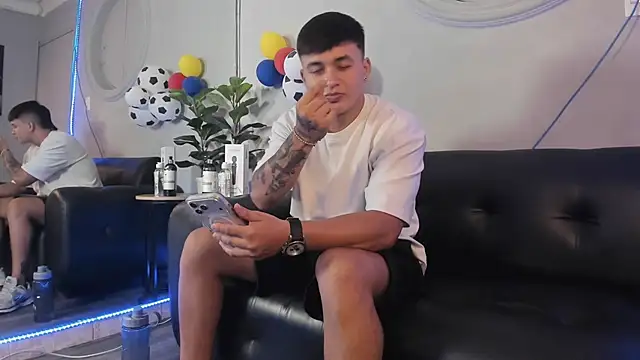 Chatroom XXX en direct de Cristopher_strong