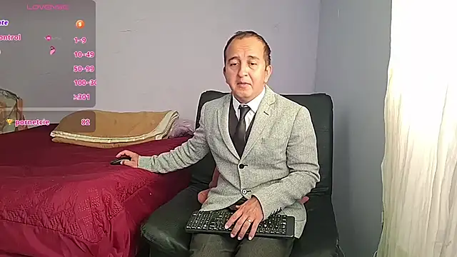 GreisyAndHazzan's Live XXX Chat