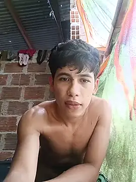 Andres123cvのライブXXXチャット