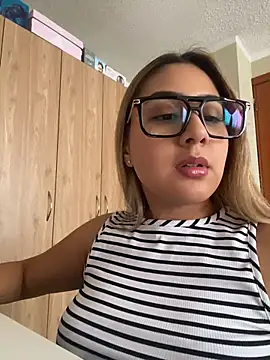 Chat +18 de Miabonnett_ ao vivo