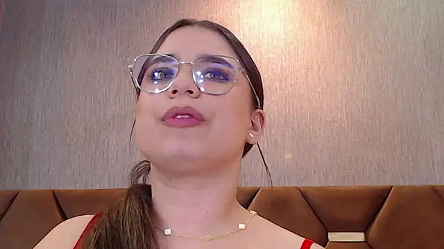ThaniaJones' Live XXX Chat
