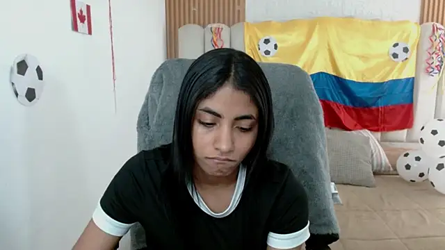 shaneelle Adlı Modelin Canlı XXX Sohbeti