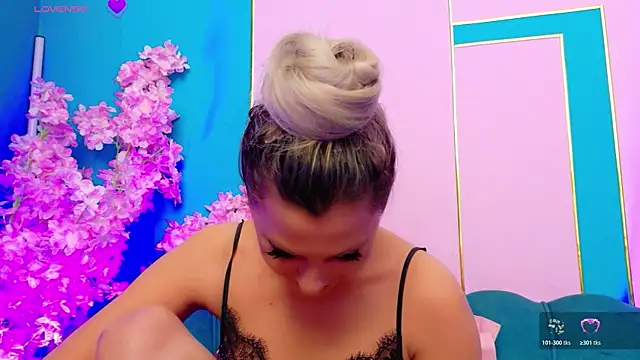 AriannaSins Chat XXX live