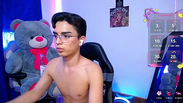 OwenBluee's Live XXX Chat