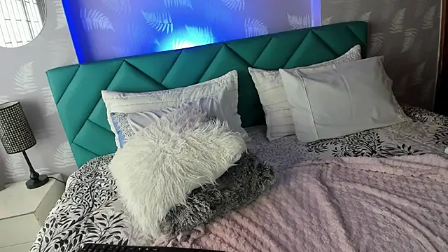 Chat XXX en directo de Charlotte_pleasure