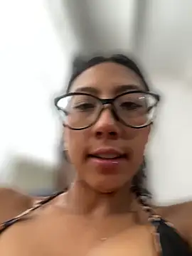 StefanyLuxe_18's Live XXX Chat