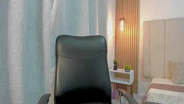 Victoria_Rosee Chat XXX live