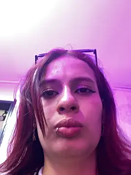 XXX chat uživo modela steffmontespink18